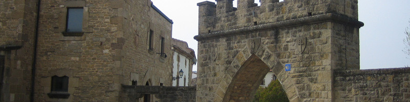 óbanos puerta ciudad